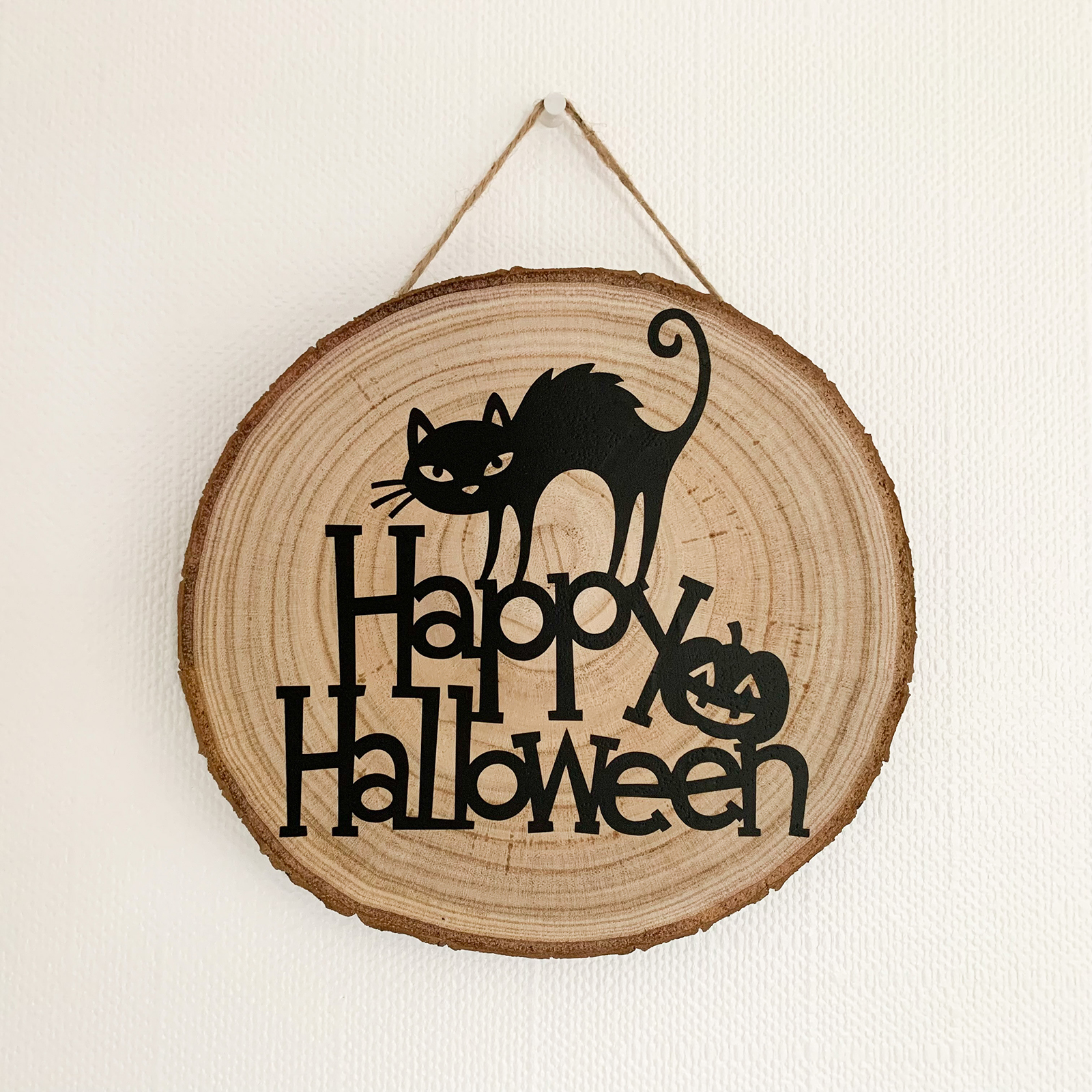 La super déco en bois Happy Halloween avec un chat qui fait peur