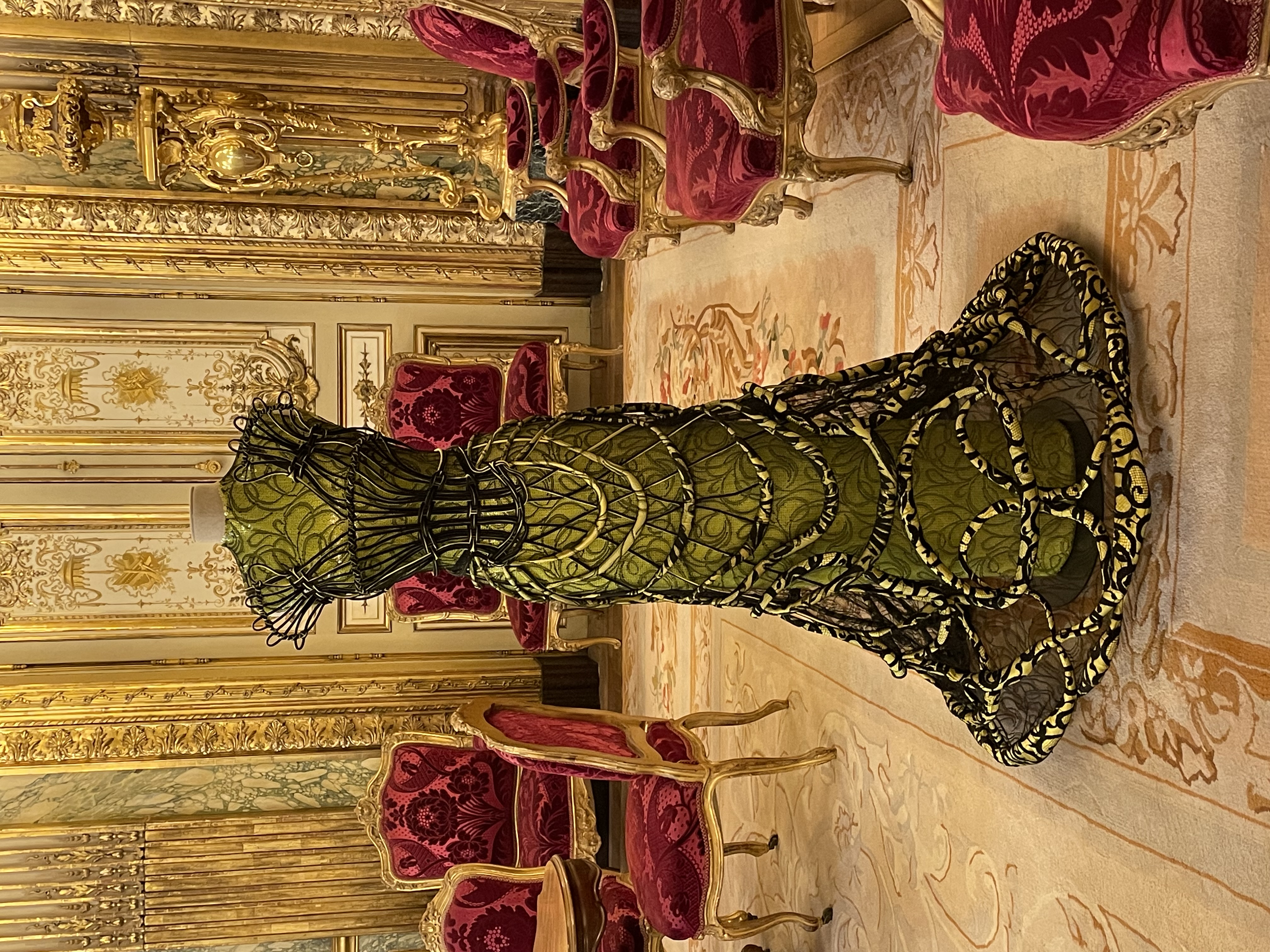 11-Robe avec crinoline apparente Jean Paul Gaultier