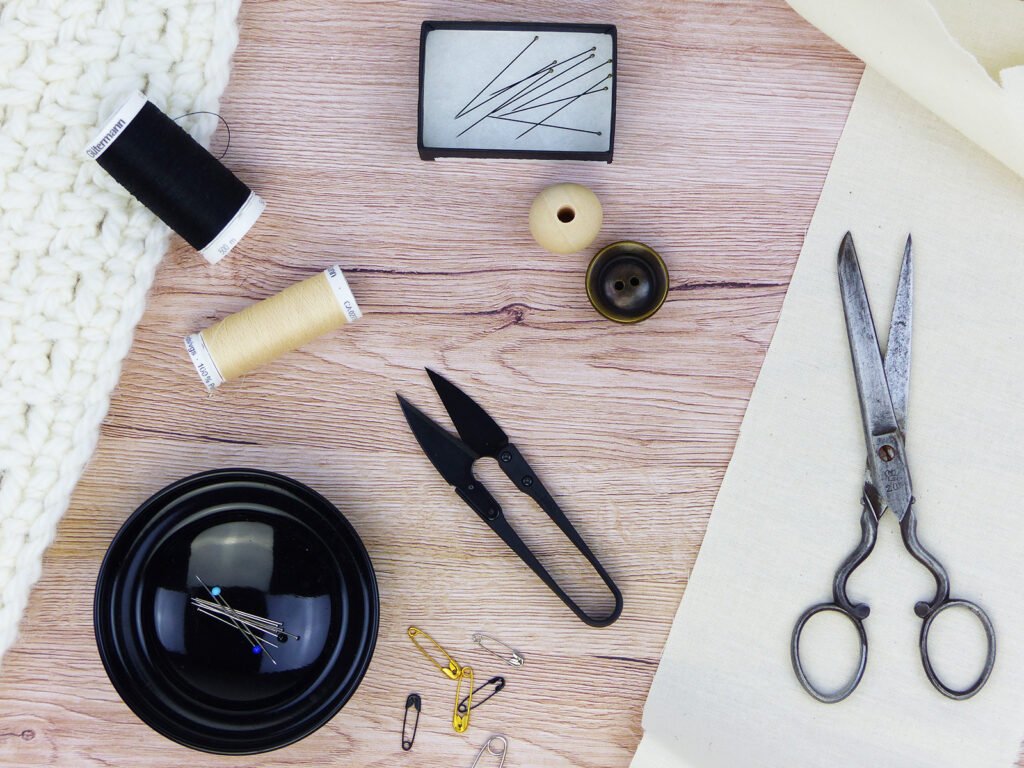 Boîte à couture avec les 5 accessoires indispensables d’Aurélie de L’Arbre à Cousettes