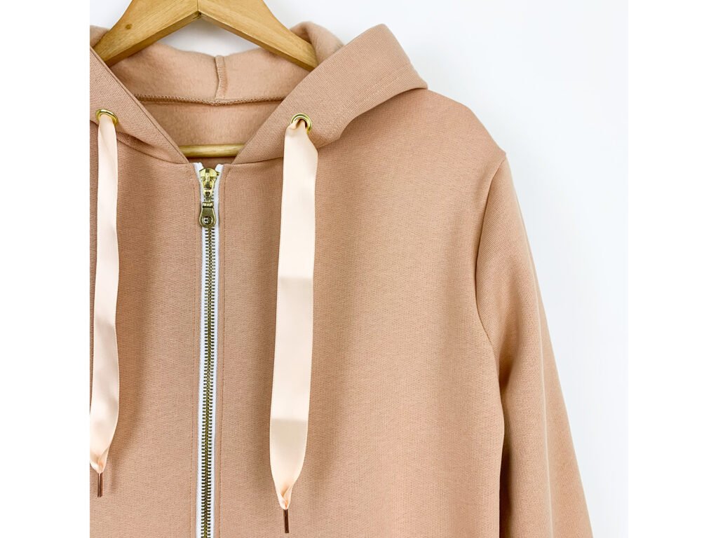 Sweat I AM Rainbow rose long avec poches passepoilées, version mi-mollet couture femme
