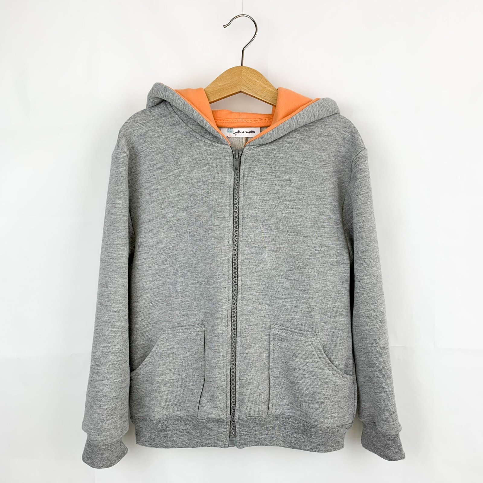 Patron de couture sweat zippé Dino - livret explicatif illustré