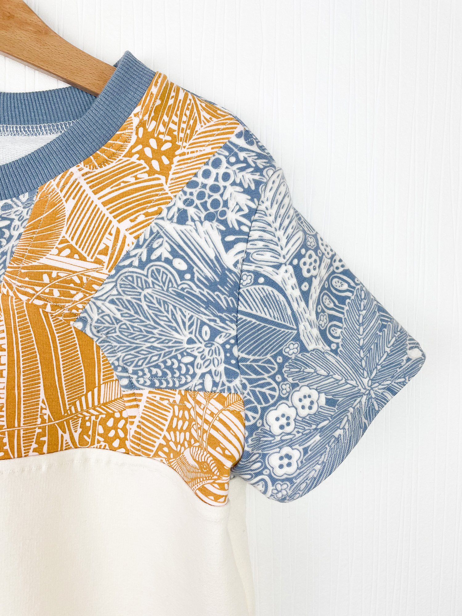 Patron de couture T-shirt Luminous - versions avec découpes colorées